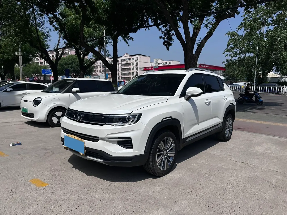 2019 ChangAn CS35 Plus 1.6L 128HP L4 5MT,autocango,china used car exporter,china ev exporter,chinese used car exporter,chinese used ev exporter