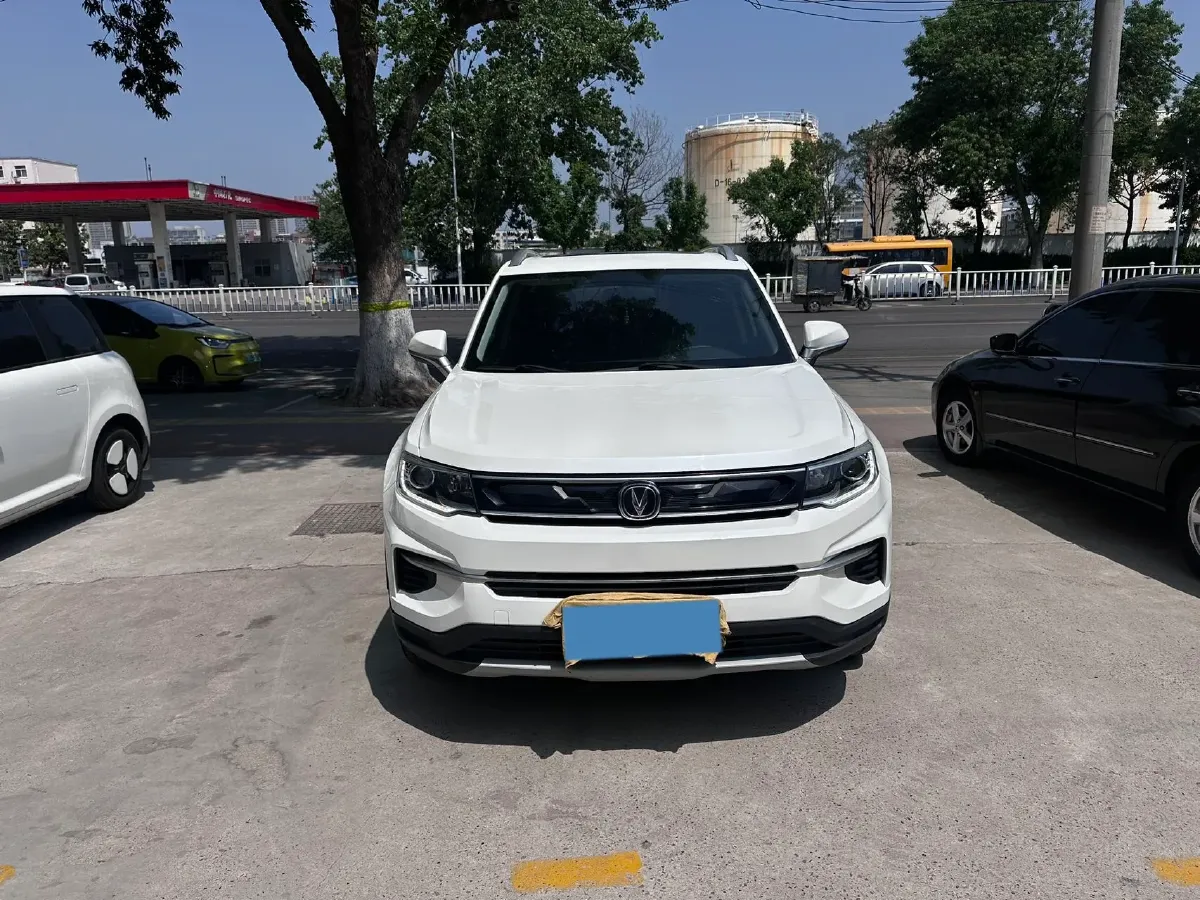 2019 ChangAn CS35 Plus 1.6L 128HP L4 5MT,autocango,china used car exporter,china ev exporter,chinese used car exporter,chinese used ev exporter