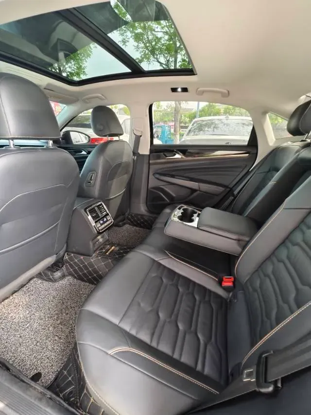 2020 Volkswagen Passat 2.0T 186HP L4 7DCT,autocango,china used car exporter,china ev exporter,chinese used car exporter,chinese used ev exporter