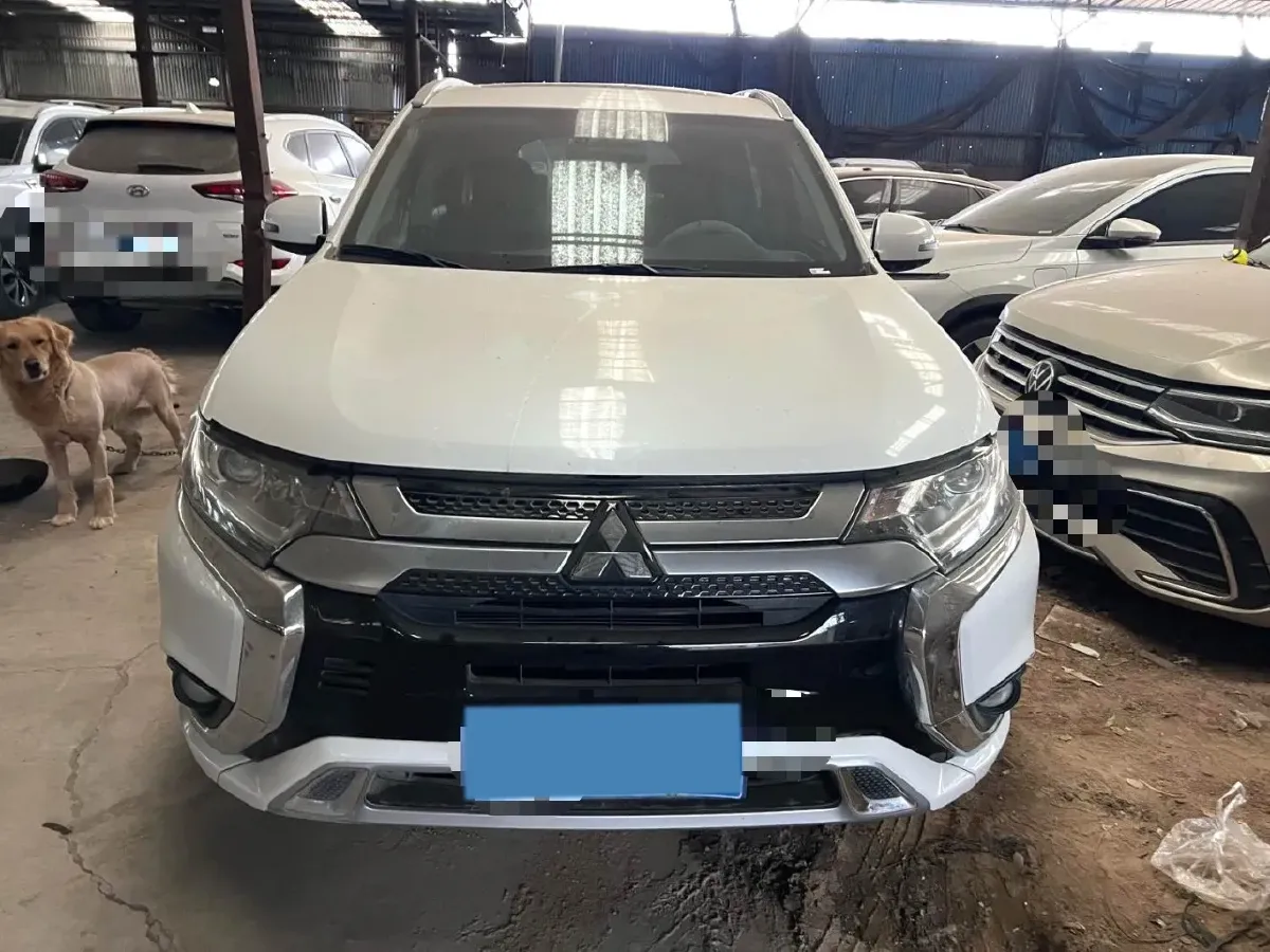 2020 Mitsubishi Outlander 2.0L 166HP L4 CVT,autocango,china used car exporter,china ev exporter,chinese used car exporter,chinese used ev exporter