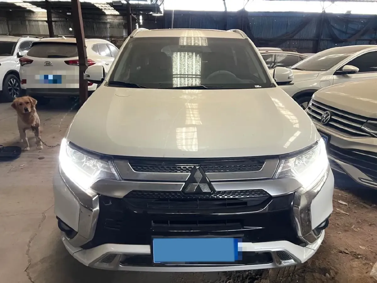 2020 Mitsubishi Outlander 2.0L 166HP L4 CVT,autocango,china used car exporter,china ev exporter,chinese used car exporter,chinese used ev exporter