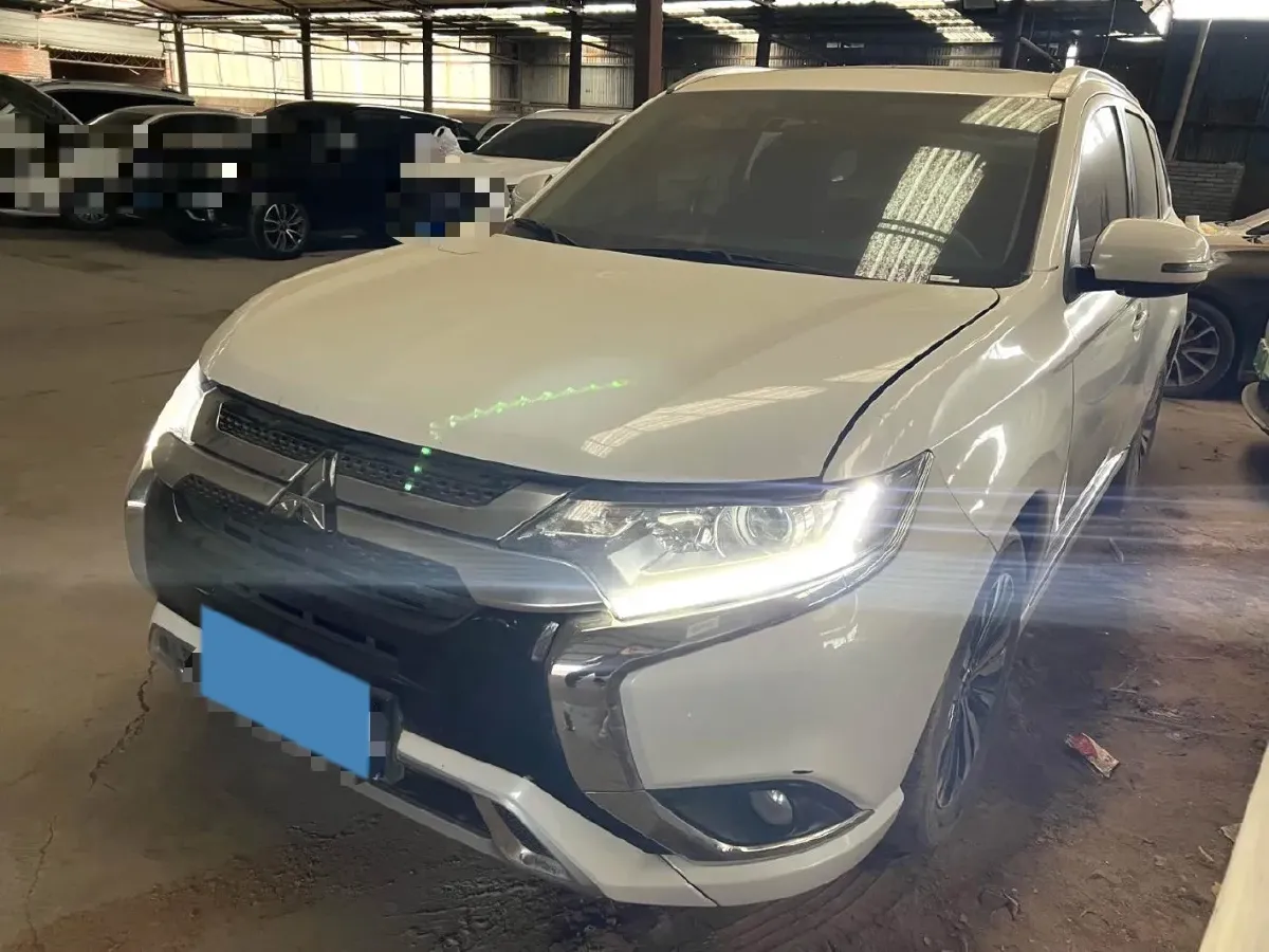 2020 Mitsubishi Outlander 2.0L 166HP L4 CVT,autocango,china used car exporter,china ev exporter,chinese used car exporter,chinese used ev exporter