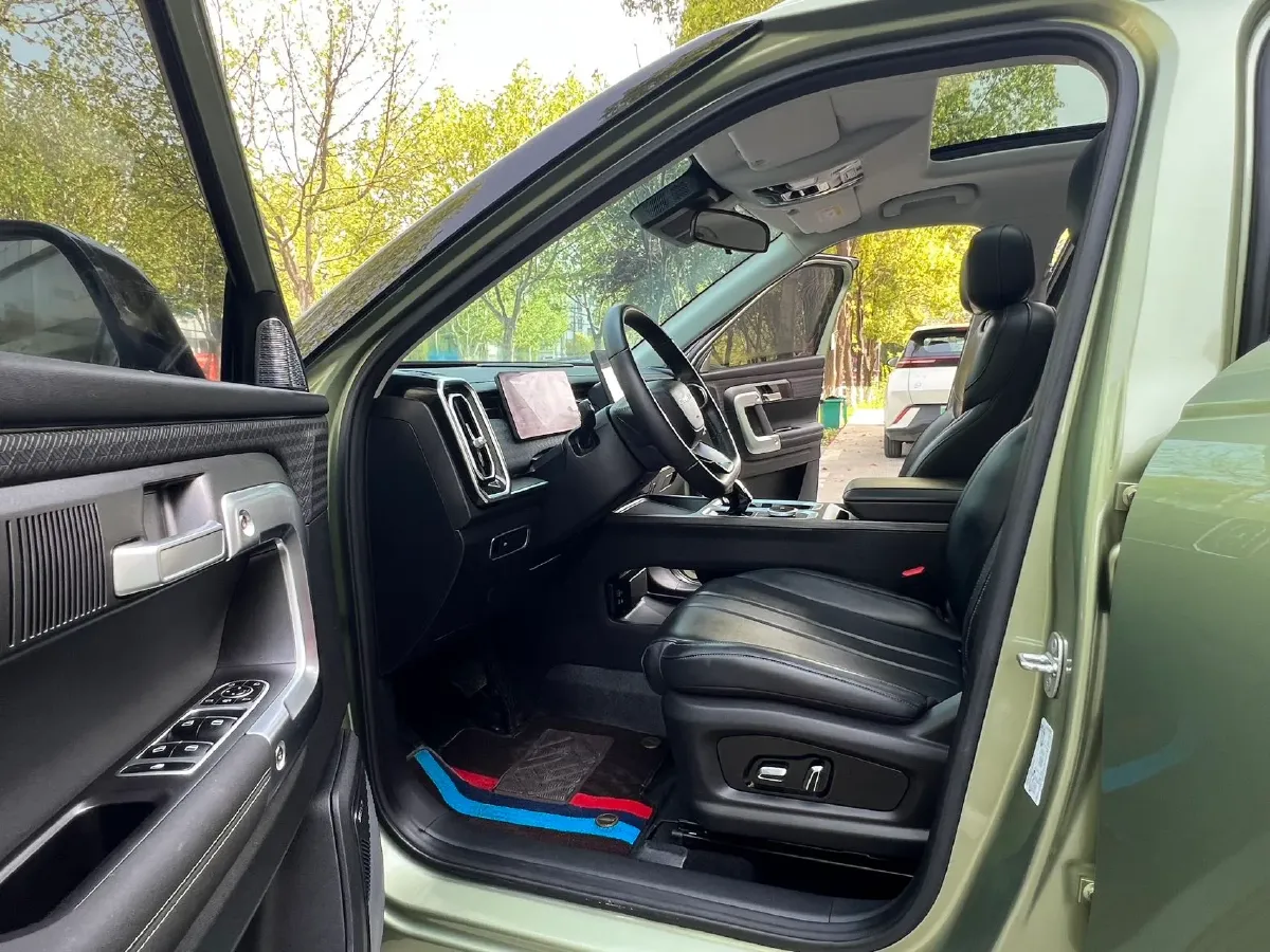 2023 Chery Exploration 06 1.6T 197HP L4 7DCT,autocango,china used car exporter,china ev exporter,chinese used car exporter,chinese used ev exporter