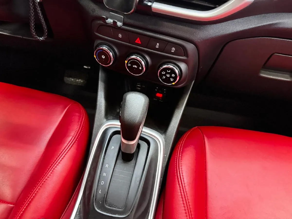 2019 Chevrolet Trax 1.0T 125HP L3 6AT,autocango,china used car exporter,china ev exporter,chinese used car exporter,chinese used ev exporter