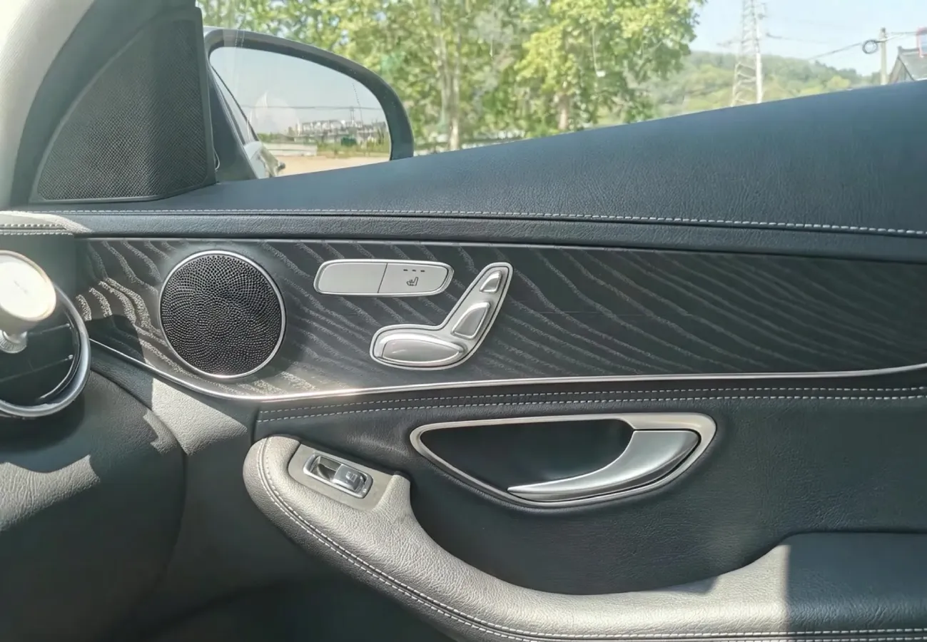 2020 Mercedes-Benz C Class 1.5T 184HP L4 9AT,autocango,china used car exporter,china ev exporter,chinese used car exporter,chinese used ev exporter