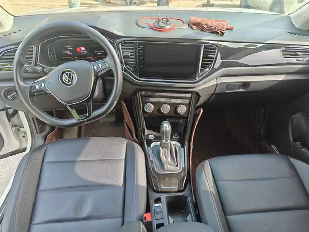 2021 Volkswagen T-Roc 1.4T 150HP L4 7DCT,autocango,china used car exporter,china ev exporter,chinese used car exporter,chinese used ev exporter