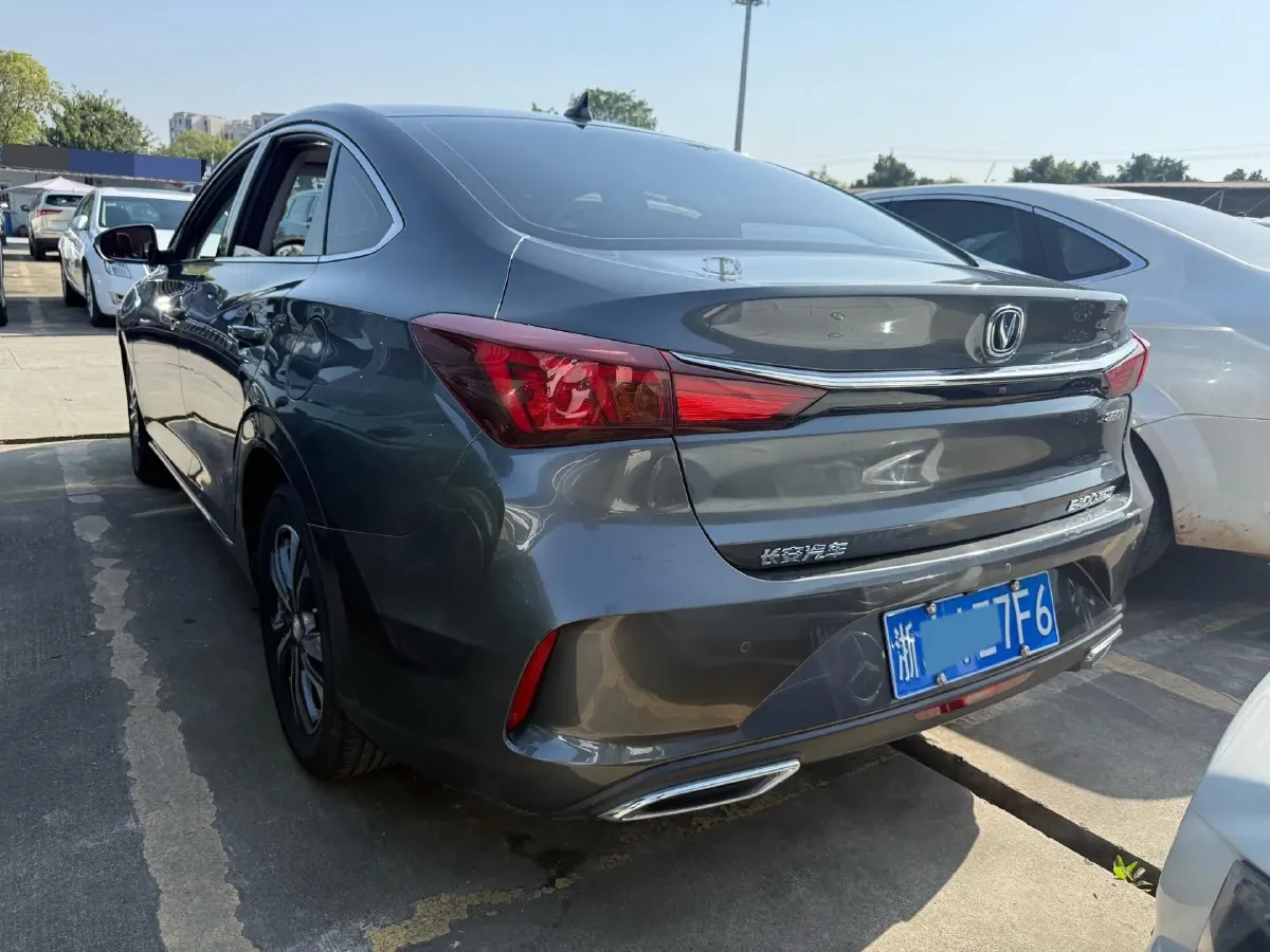 2021 ChangAn Eado 1.4T 160HP L4 7DCT,autocango,china used car exporter,china ev exporter,chinese used car exporter,chinese used ev exporter