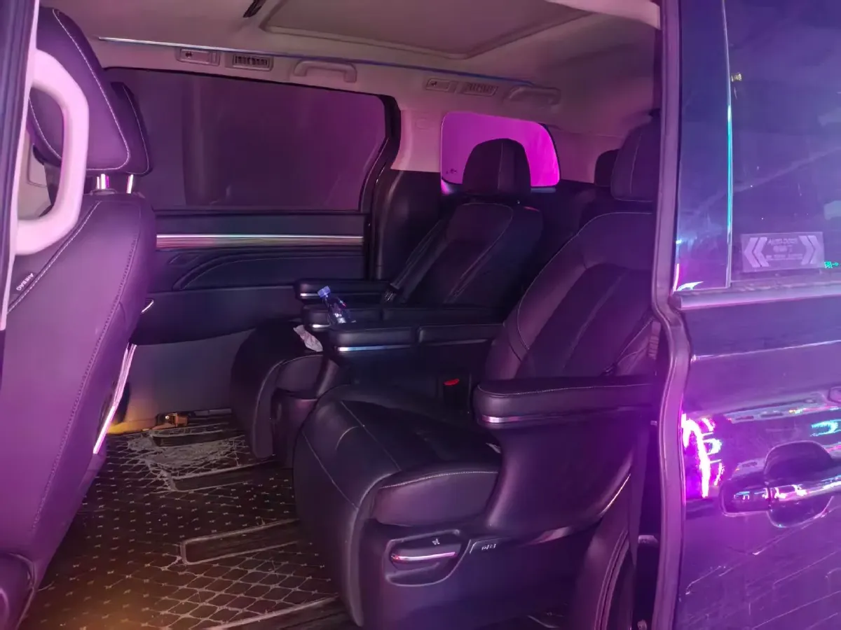 2021 GAC Trumpchi M8 2.0T 252HP L4 8AT,autocango,china used car exporter,china ev exporter,chinese used car exporter,chinese used ev exporter