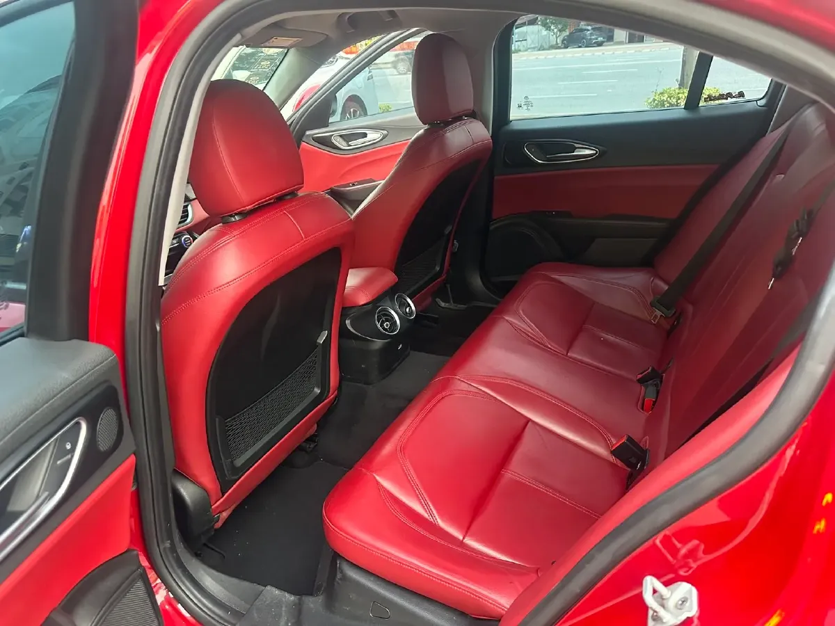 2017 Toyota Highlander 2.0T 220HP L4 6AT,autocango,china used car exporter,china ev exporter,chinese used car exporter,chinese used ev exporter