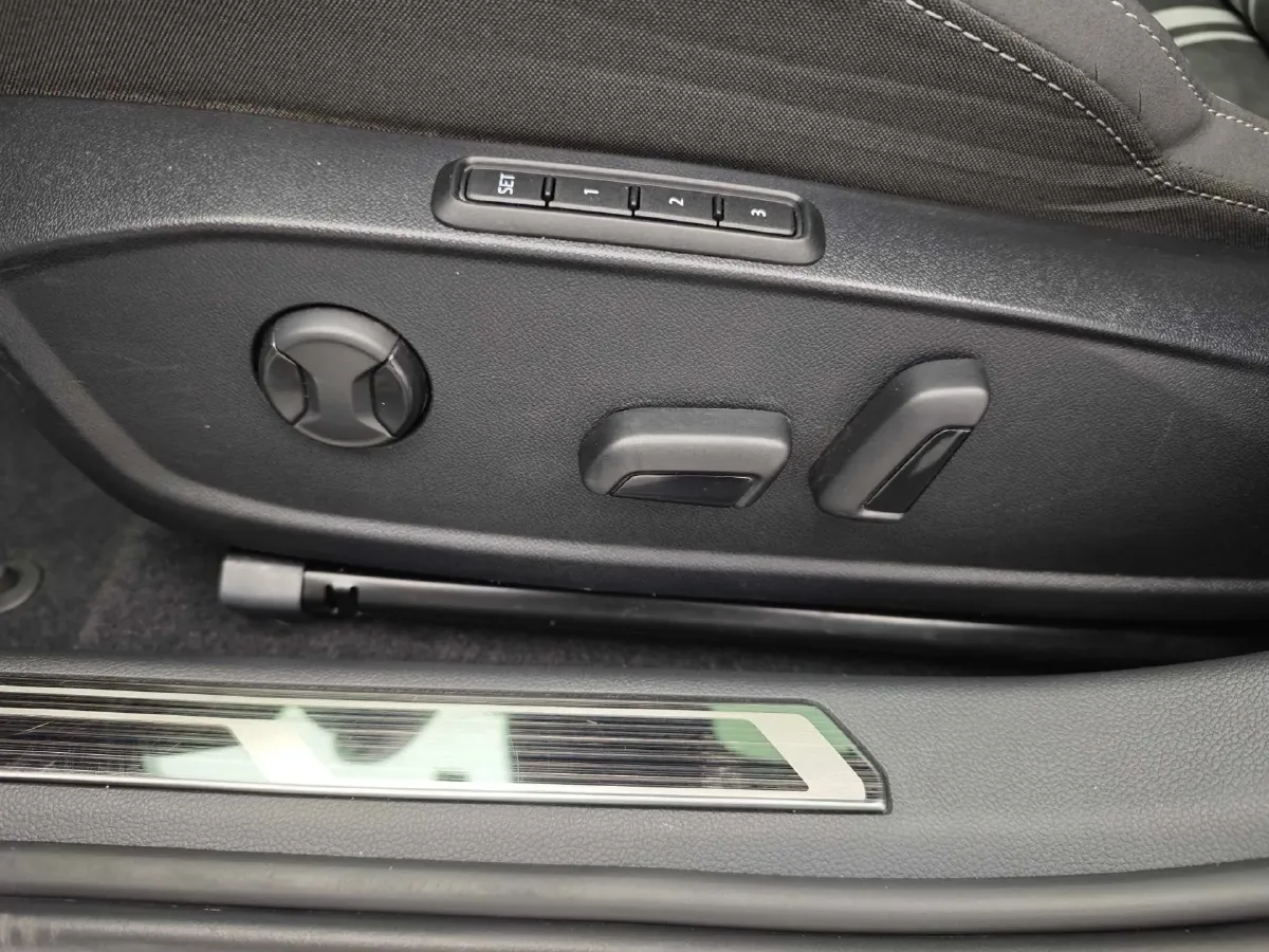 2021 Volkswagen Golf 1.4T 150HP L4 7DCT,autocango,china used car exporter,china ev exporter,chinese used car exporter,chinese used ev exporter