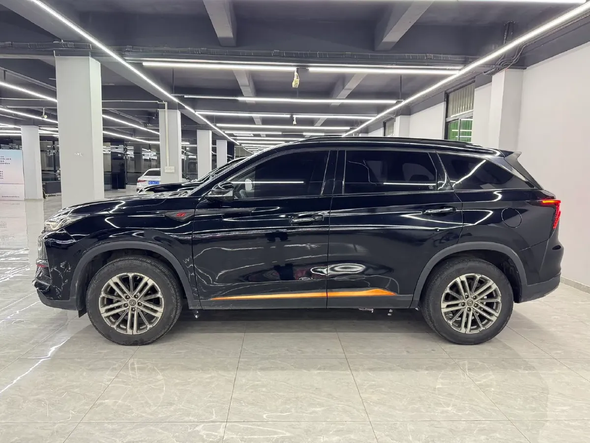 2021 ChangAn CS75 Plus 1.5T 178HP L4 6AT,autocango,china used car exporter,china ev exporter,chinese used car exporter,chinese used ev exporter