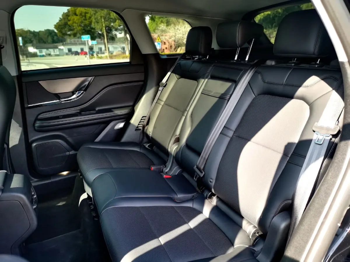 2022 Lincoln Corsair 2.0T 245HP L4 8AT,autocango,china used car exporter,china ev exporter,chinese used car exporter,chinese used ev exporter