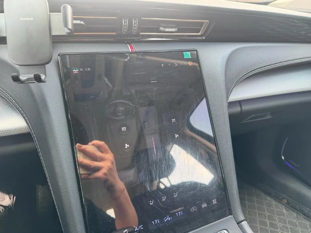 2024 HongQi H5 2.0T 224HP L4 8AT,autocango,china used car exporter,china ev exporter,chinese used car exporter,chinese used ev exporter