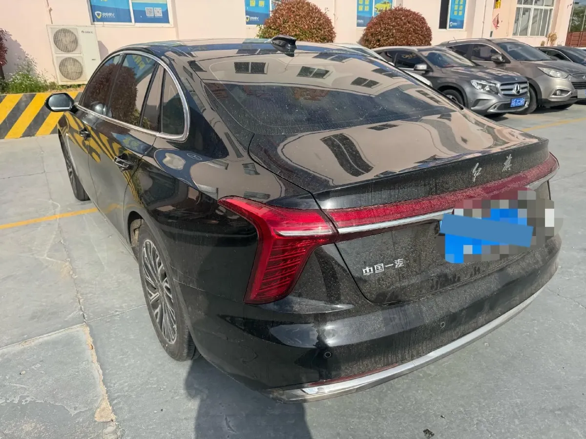 2024 HongQi H5 2.0T 224HP L4 8AT,autocango,china used car exporter,china ev exporter,chinese used car exporter,chinese used ev exporter