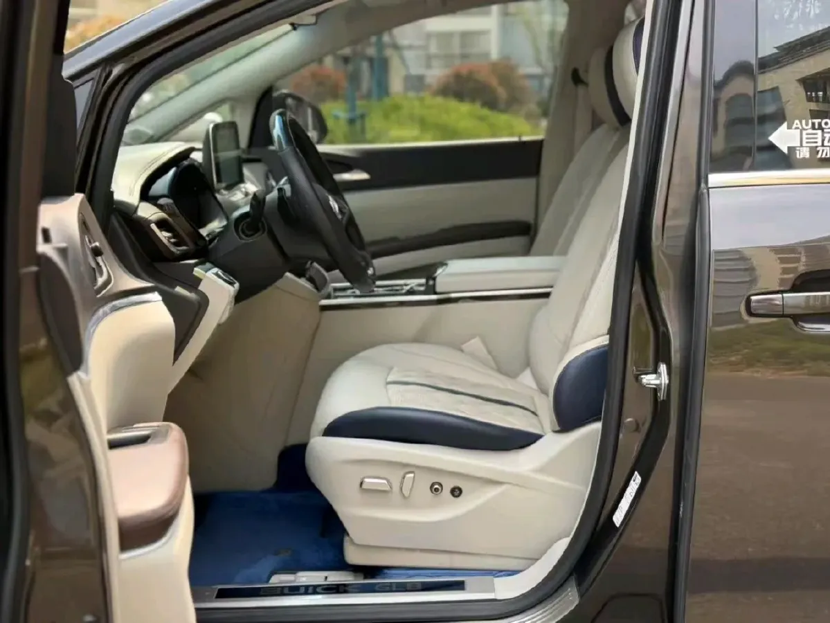 2021 Buick GL8 2.0T 237HP L4 9AT,autocango,china used car exporter,china ev exporter,chinese used car exporter,chinese used ev exporter