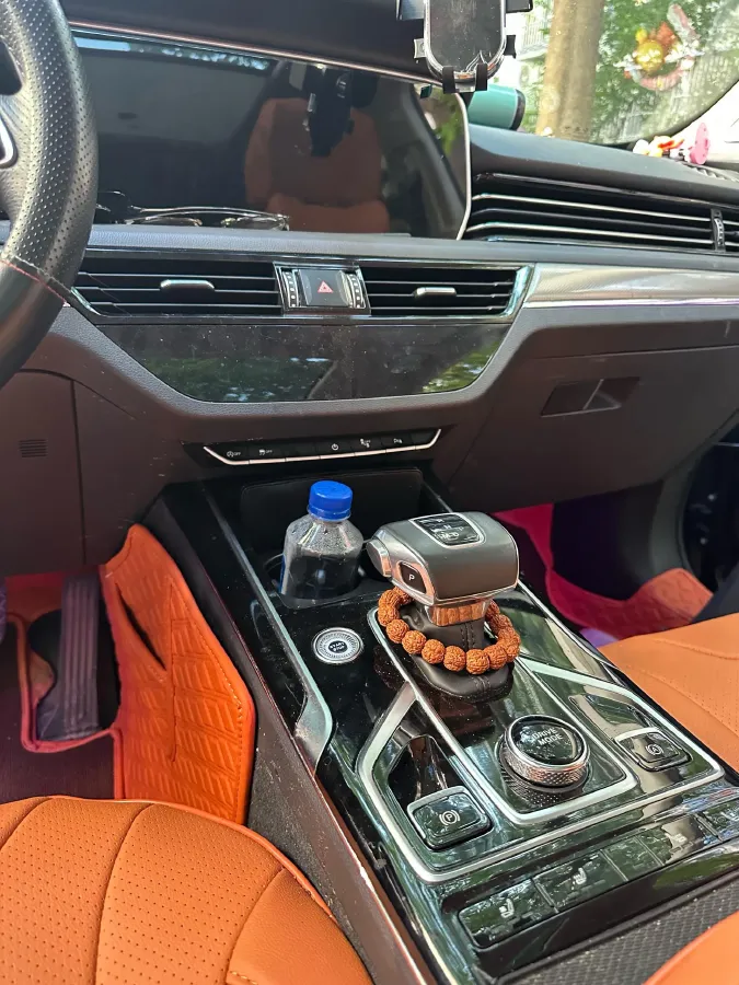 2022 HongQi HS5 2.0T 224HP L4 6AT,autocango,china used car exporter,china ev exporter,chinese used car exporter,chinese used ev exporter