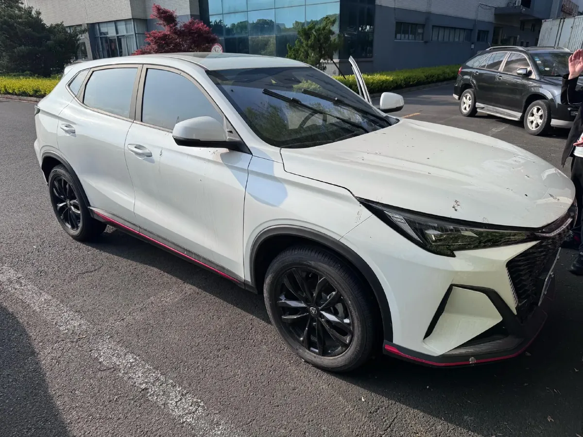 2024 ChangAn X5 PLUS 1.5T 188HP L4 7DCT,autocango,china used car exporter,china ev exporter,chinese used car exporter,chinese used ev exporter