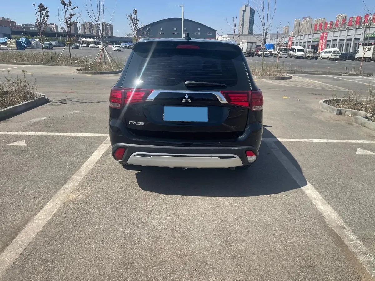 2019 Mitsubishi Outlander 2.0L 166HP L4 CVT,autocango,china used car exporter,china ev exporter,chinese used car exporter,chinese used ev exporter