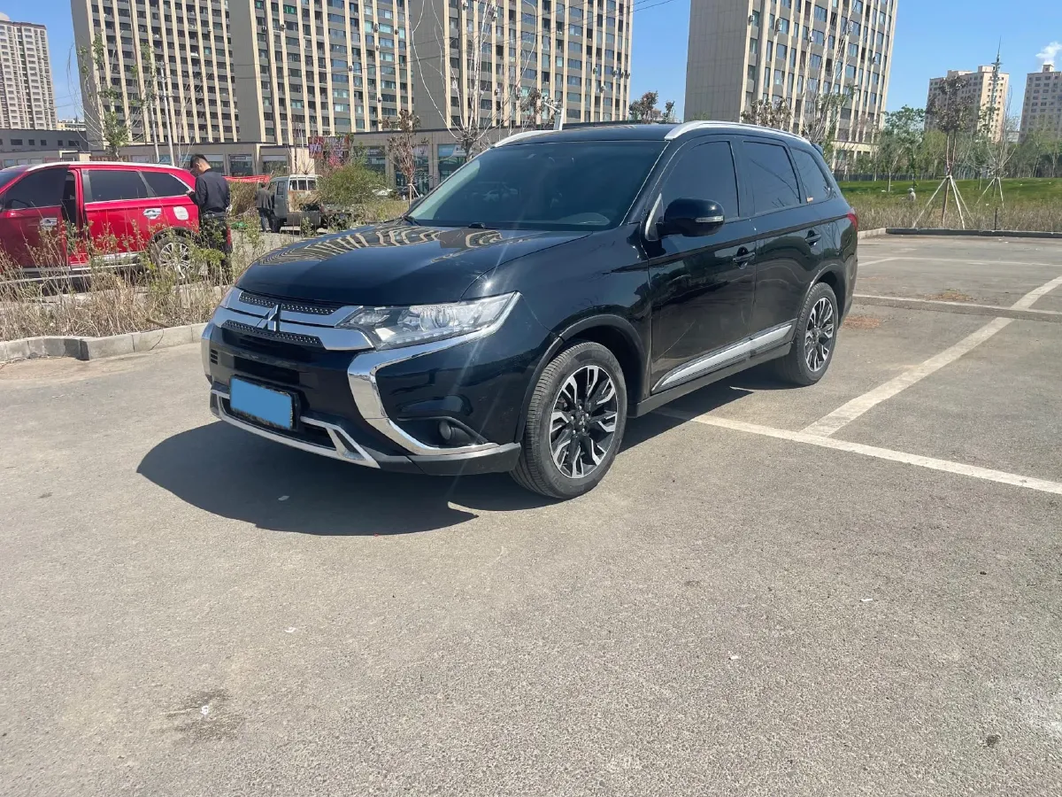 2019 Mitsubishi Outlander 2.0L 166HP L4 CVT,autocango,china used car exporter,china ev exporter,chinese used car exporter,chinese used ev exporter