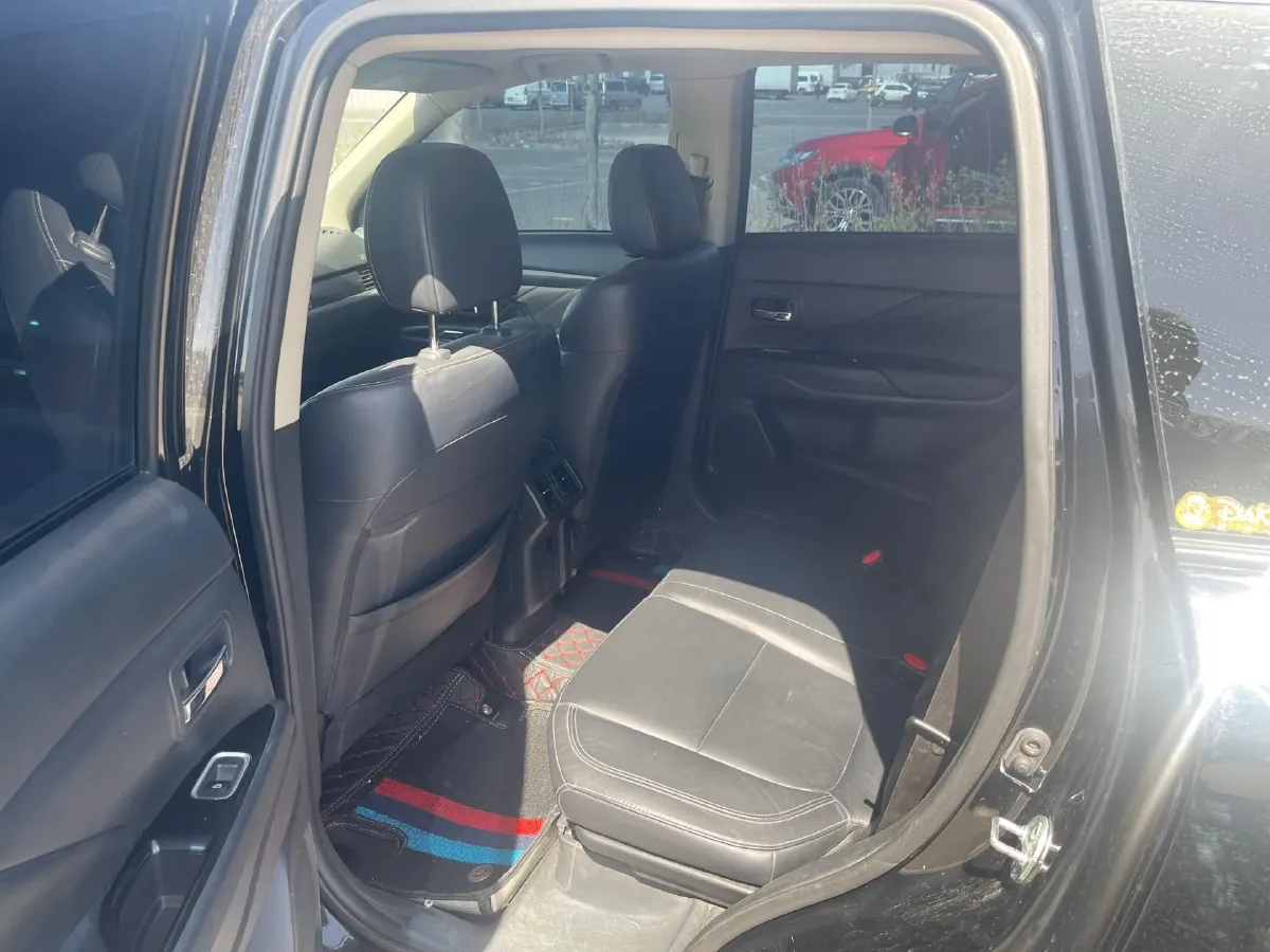 2019 Mitsubishi Outlander 2.0L 166HP L4 CVT,autocango,china used car exporter,china ev exporter,chinese used car exporter,chinese used ev exporter