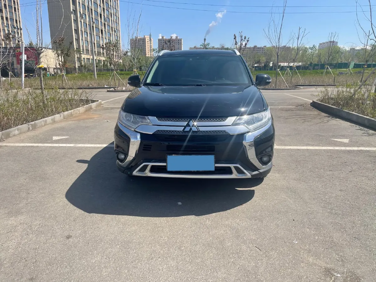 2019 Mitsubishi Outlander 2.0L 166HP L4 CVT,autocango,china used car exporter,china ev exporter,chinese used car exporter,chinese used ev exporter