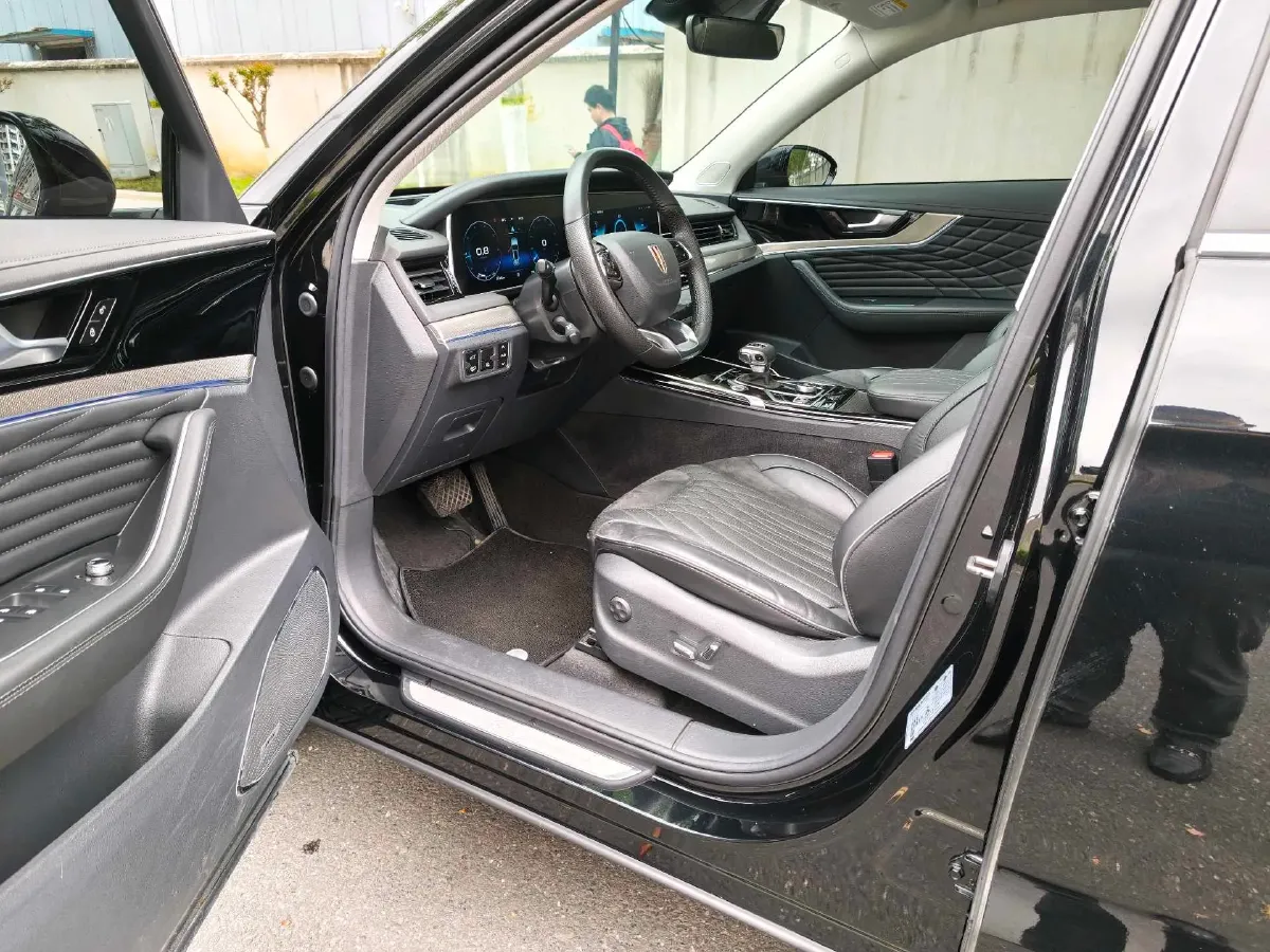 2022 HongQi HS5 2.0T 224HP L4 6AT,autocango,china used car exporter,china ev exporter,chinese used car exporter,chinese used ev exporter