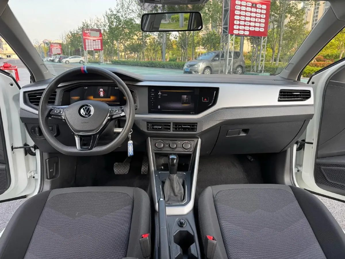 2023 Volkswagen Polo 1.5L 110HP L4 6AT,autocango,china used car exporter,china ev exporter,chinese used car exporter,chinese used ev exporter