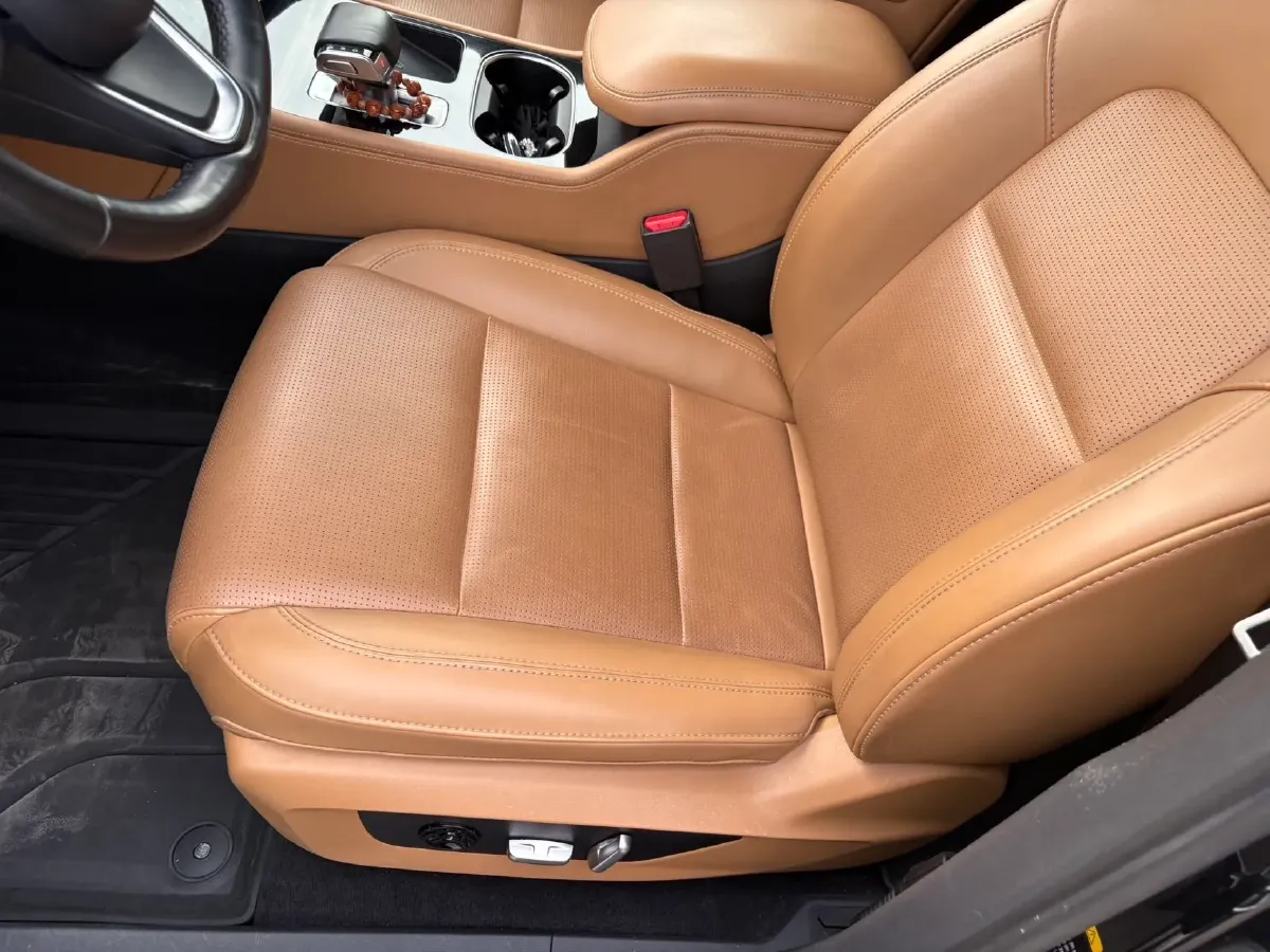 2021 Li ONE Range Extended 131HP REEV 40.5KWH,autocango,china used car exporter,china ev exporter,chinese used car exporter,chinese used ev exporter