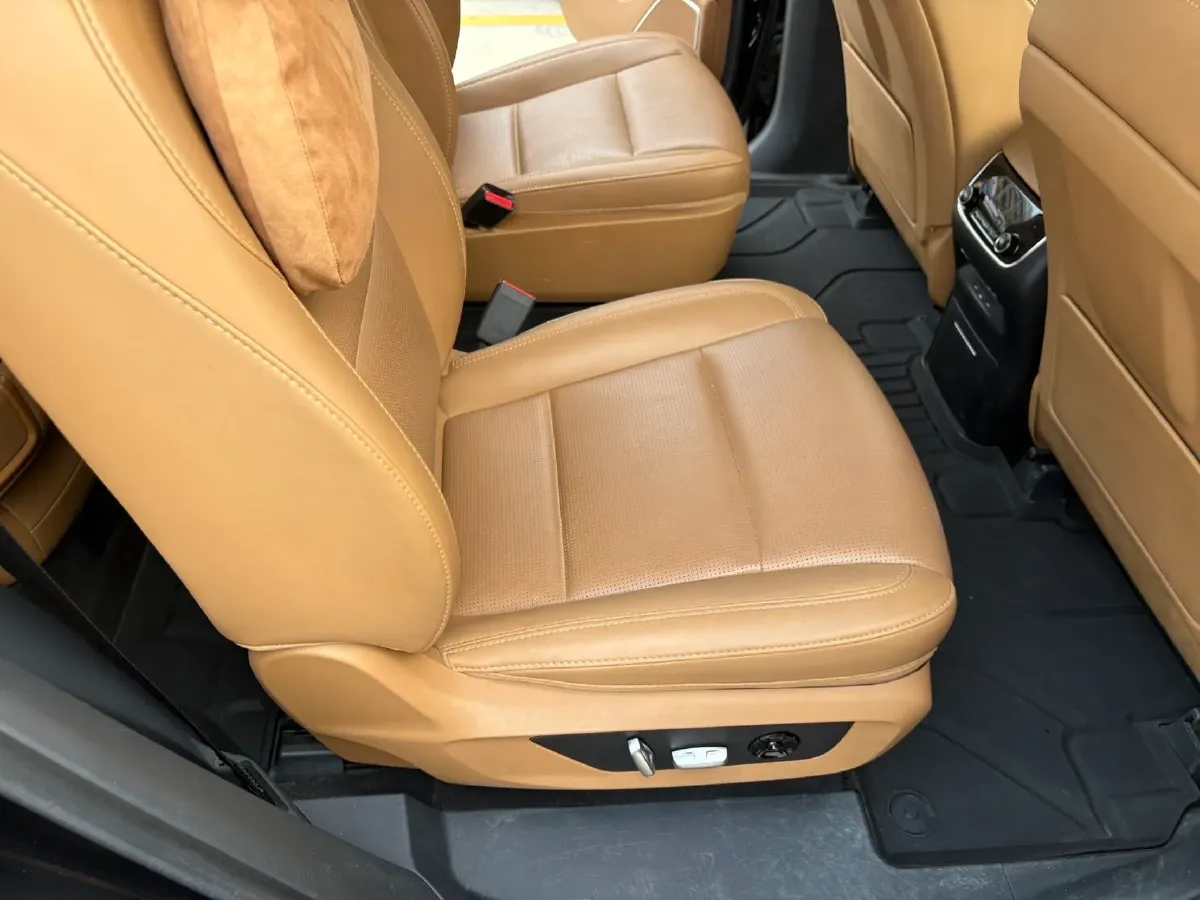 2021 Li ONE Range Extended 131HP REEV 40.5KWH,autocango,china used car exporter,china ev exporter,chinese used car exporter,chinese used ev exporter