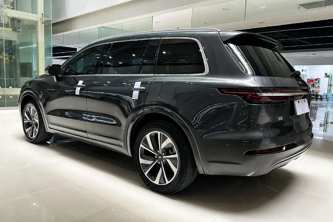 2021 Li ONE Range Extended 131HP REEV 40.5KWH,autocango,china used car exporter,china ev exporter,chinese used car exporter,chinese used ev exporter