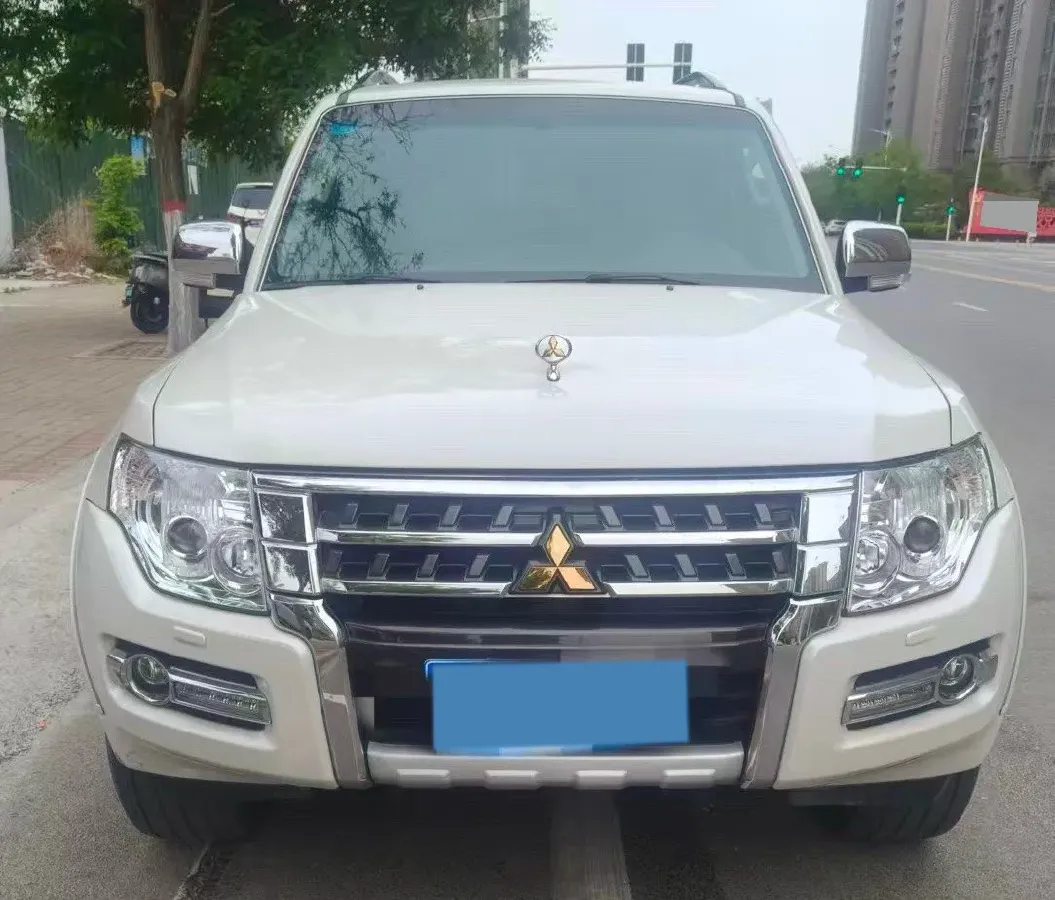 2017 YuTong T7 6.0L 316HP V8 6AT,autocango,china used car exporter,china ev exporter,chinese used car exporter,chinese used ev exporter