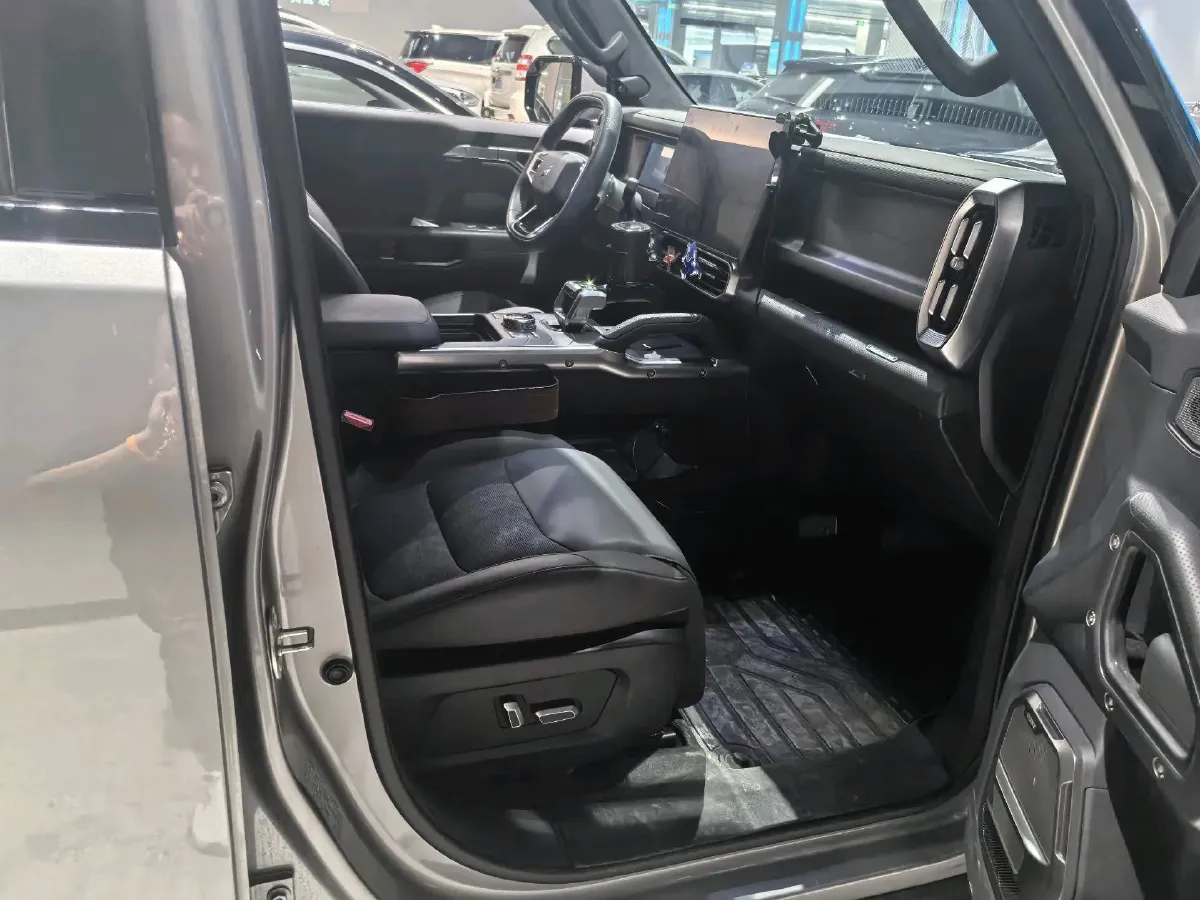 2023 Jetour Traveller 2.0T 254HP L4 7DCT,autocango,china used car exporter,china ev exporter,chinese used car exporter,chinese used ev exporter