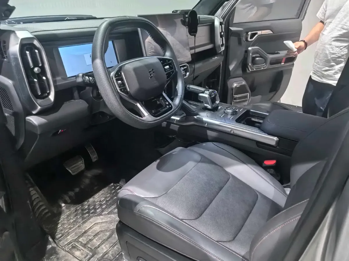 2023 Jetour Traveller 2.0T 254HP L4 7DCT,autocango,china used car exporter,china ev exporter,chinese used car exporter,chinese used ev exporter