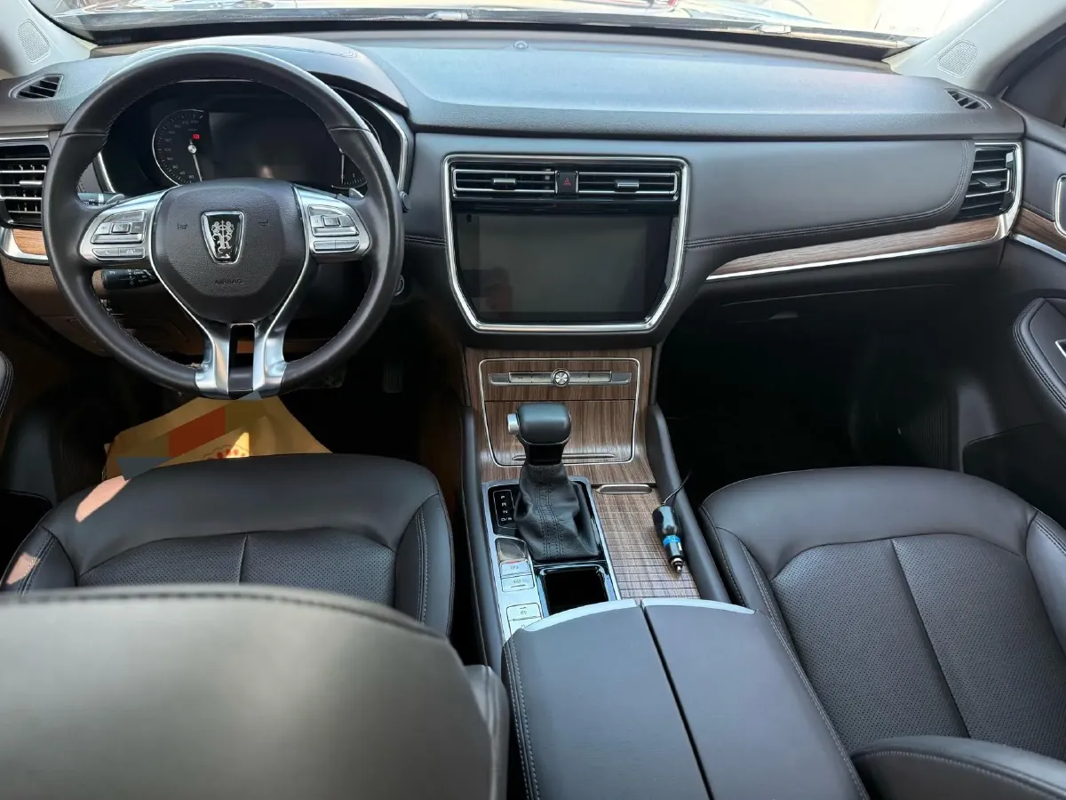 2019 Roewe RX8 2.0T 222HP L4 6AT,autocango,china used car exporter,china ev exporter,chinese used car exporter,chinese used ev exporter