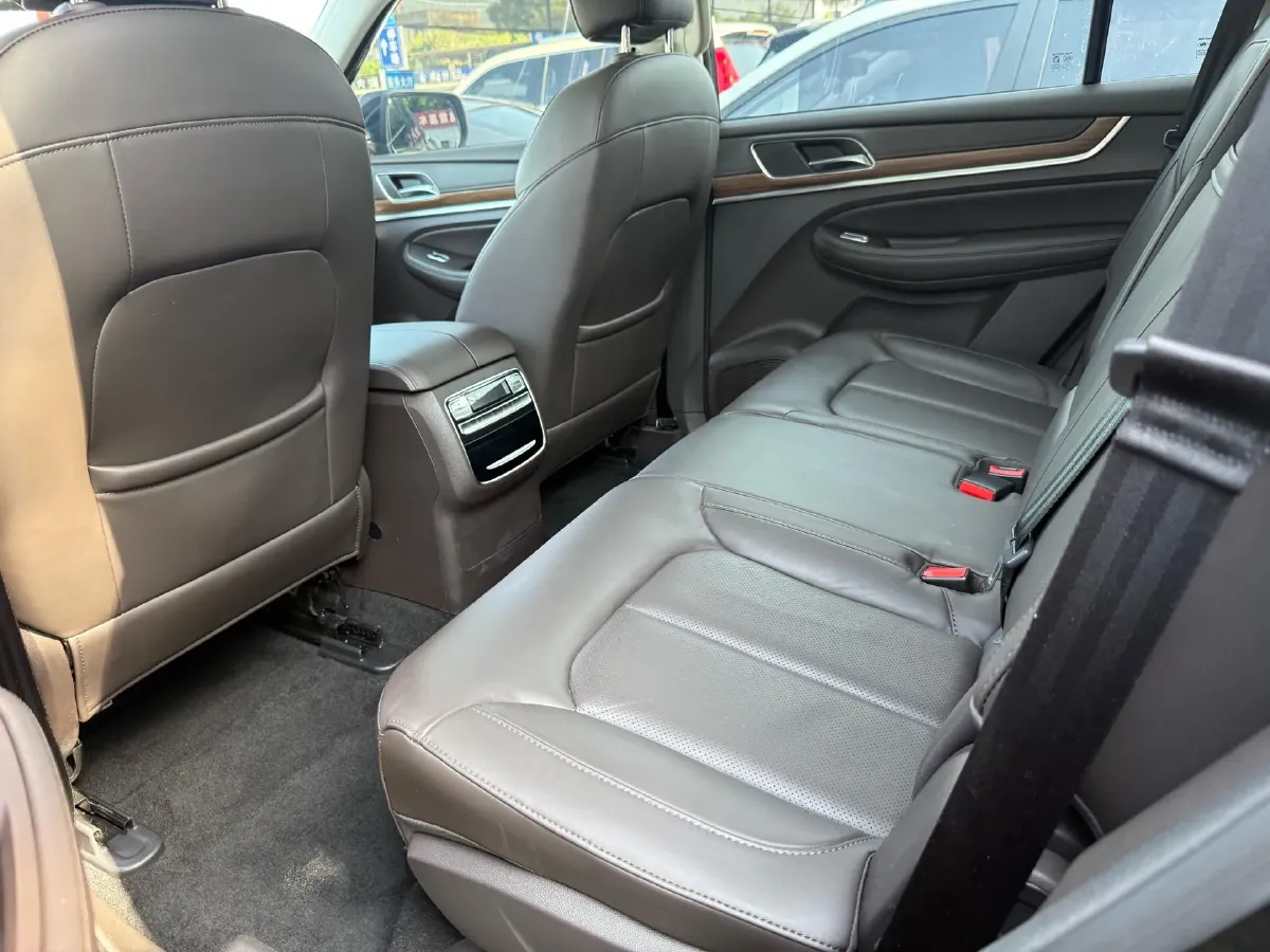 2019 Roewe RX8 2.0T 222HP L4 6AT,autocango,china used car exporter,china ev exporter,chinese used car exporter,chinese used ev exporter