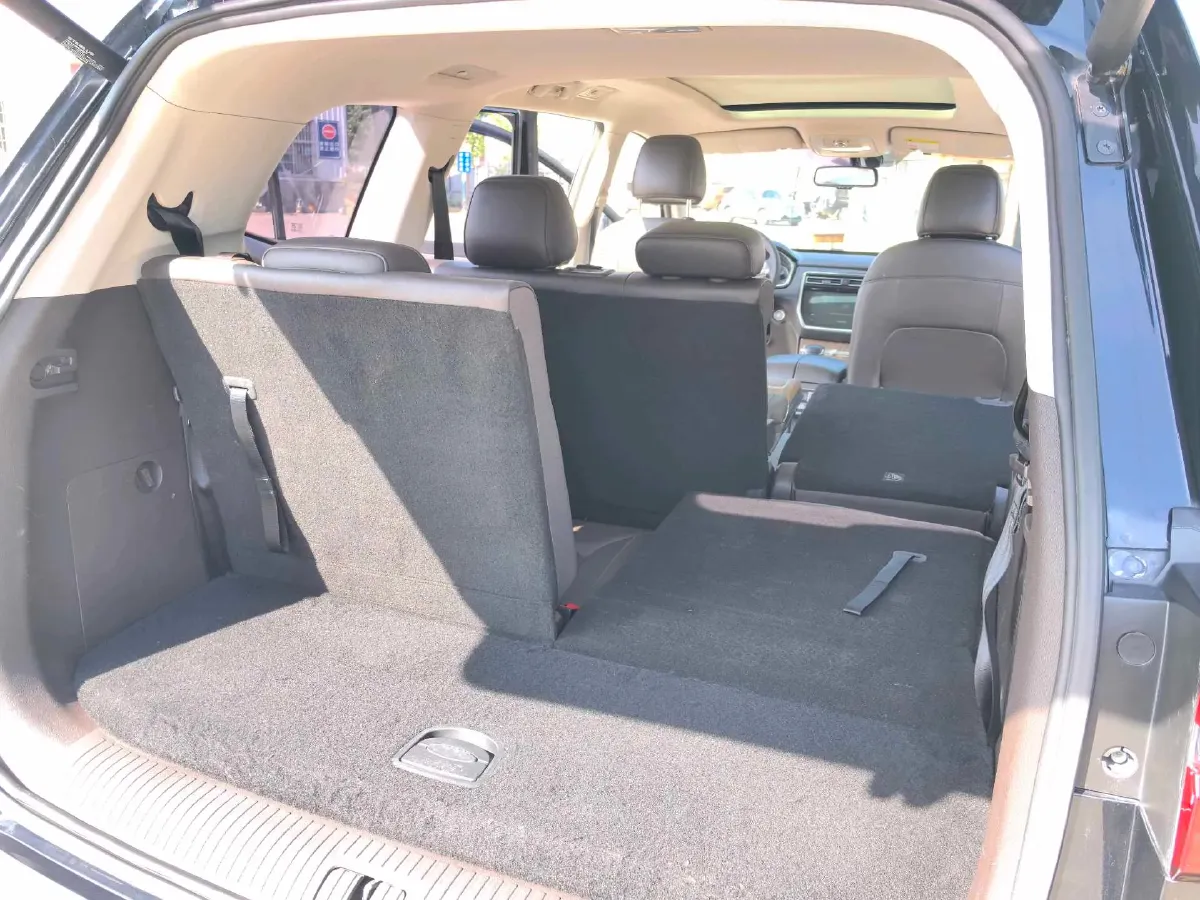 2019 Roewe RX8 2.0T 222HP L4 6AT,autocango,china used car exporter,china ev exporter,chinese used car exporter,chinese used ev exporter