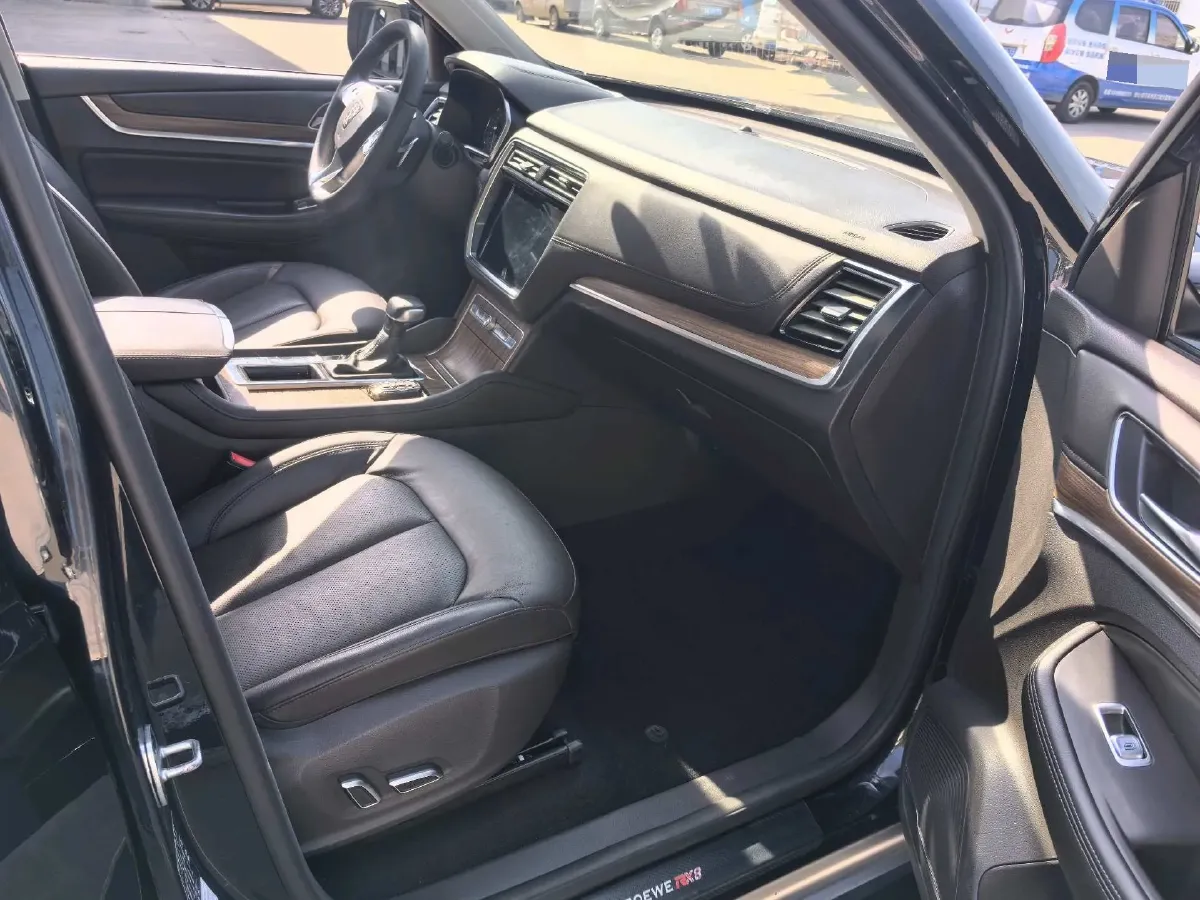 2019 Roewe RX8 2.0T 222HP L4 6AT,autocango,china used car exporter,china ev exporter,chinese used car exporter,chinese used ev exporter