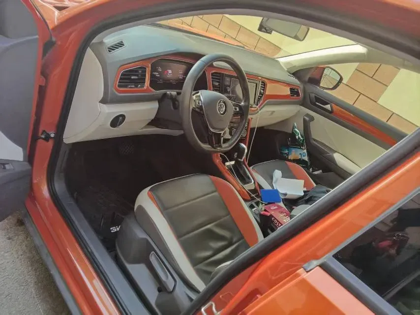 2020 Volkswagen T-Roc 1.4T 150HP L4 7DCT,autocango,china used car exporter,china ev exporter,chinese used car exporter,chinese used ev exporter
