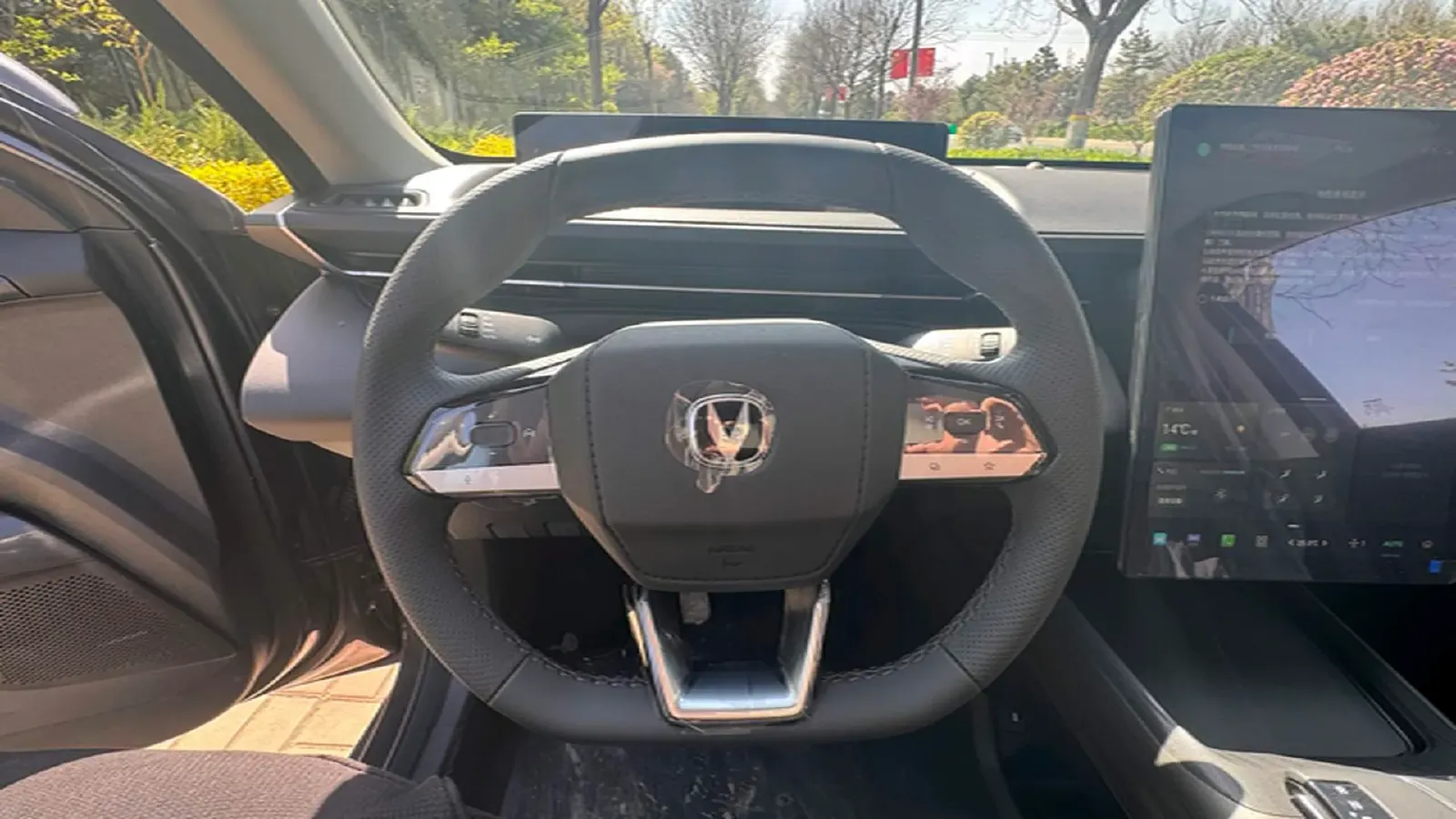 2025 ChangAn Eado 1.5T 192HP L4 7DCT,autocango,china used car exporter,china ev exporter,chinese used car exporter,chinese used ev exporter