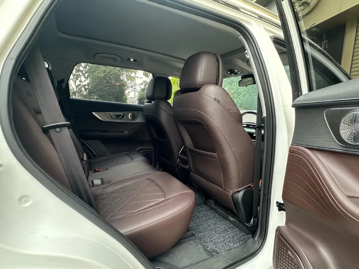 2024 Chery Tiggo 8 Plus 2.0T 254HP L4 7DCT,autocango,china used car exporter,china ev exporter,chinese used car exporter,chinese used ev exporter