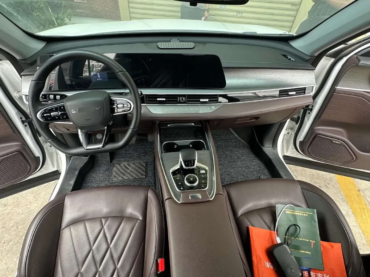 2024 Chery Tiggo 8 Plus 2.0T 254HP L4 7DCT,autocango,china used car exporter,china ev exporter,chinese used car exporter,chinese used ev exporter