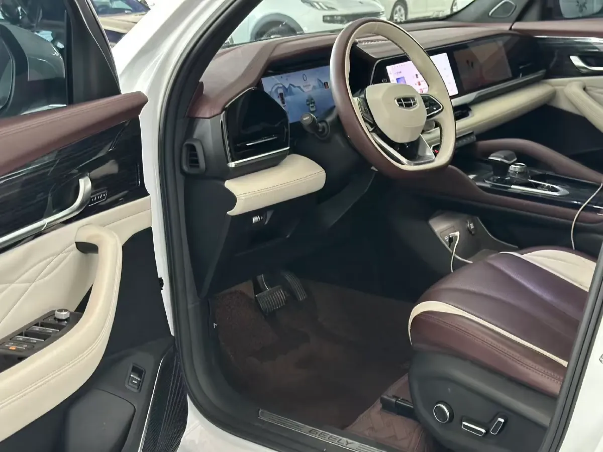 2021 Geely Monjaro 2.0T 218HP L4 7DCT,autocango,china used car exporter,china ev exporter,chinese used car exporter,chinese used ev exporter