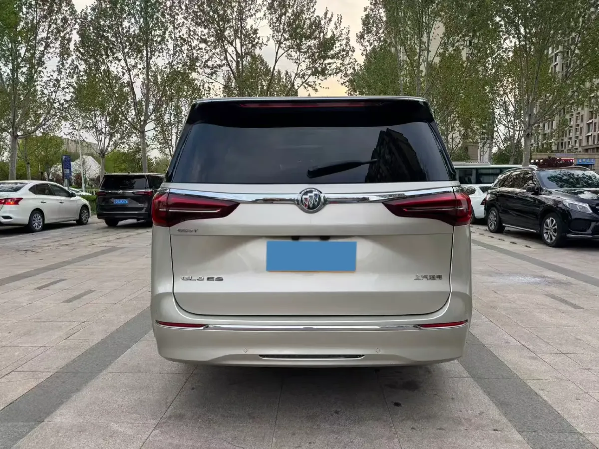 2022 Buick GL8 2.0T 237HP L4 9AT,autocango,china used car exporter,china ev exporter,chinese used car exporter,chinese used ev exporter