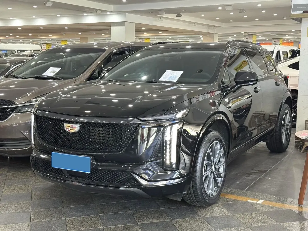 2025 Cadillac XT5 2.0T 237HP L4 9AT,autocango,china used car exporter,china ev exporter,chinese used car exporter,chinese used ev exporter