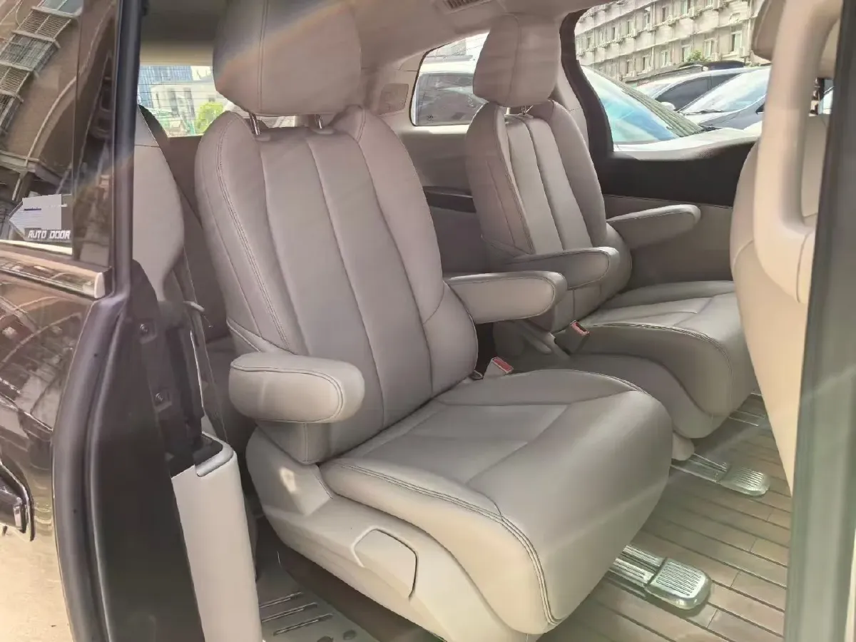 2021 Buick GL8 2.0T 237HP L4 9AT,autocango,china used car exporter,china ev exporter,chinese used car exporter,chinese used ev exporter