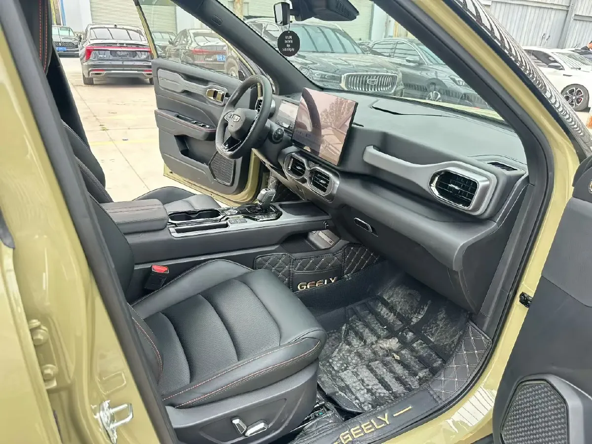 2025 Geely Cowboy 1.5T 181HP L4 7DCT,autocango,china used car exporter,china ev exporter,chinese used car exporter,chinese used ev exporter