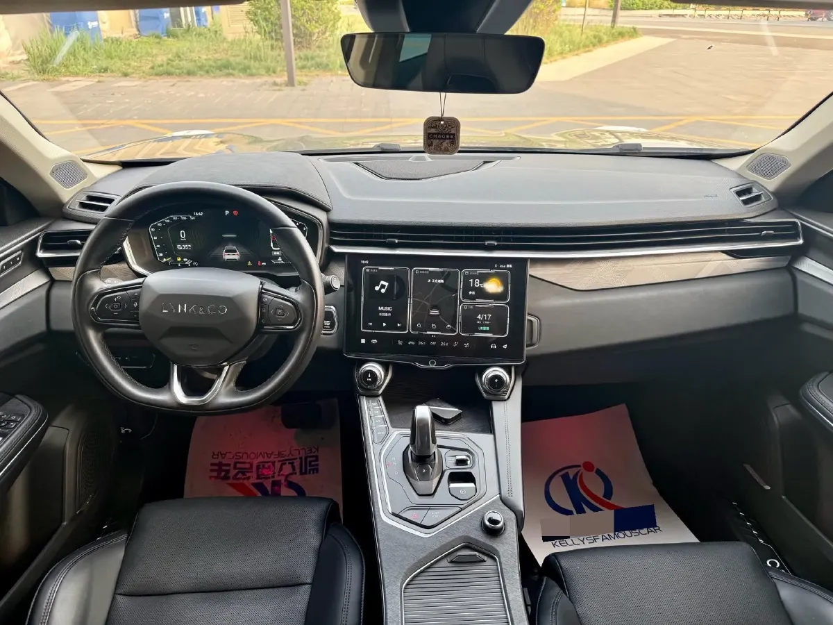 2021 LYNK&CO 01 2.0T 218HP L4 8AT,autocango,china used car exporter,china ev exporter,chinese used car exporter,chinese used ev exporter