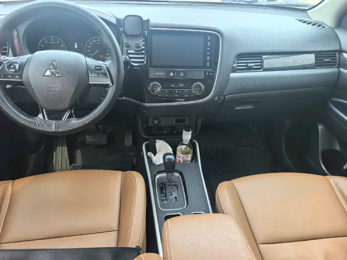 2019 Mitsubishi Outlander 2.0L 166HP L4 CVT,autocango,china used car exporter,china ev exporter,chinese used car exporter,chinese used ev exporter