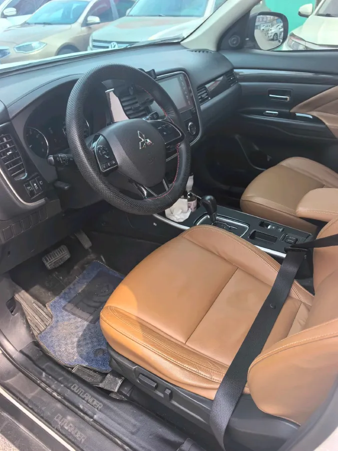 2019 Mitsubishi Outlander 2.0L 166HP L4 CVT,autocango,china used car exporter,china ev exporter,chinese used car exporter,chinese used ev exporter
