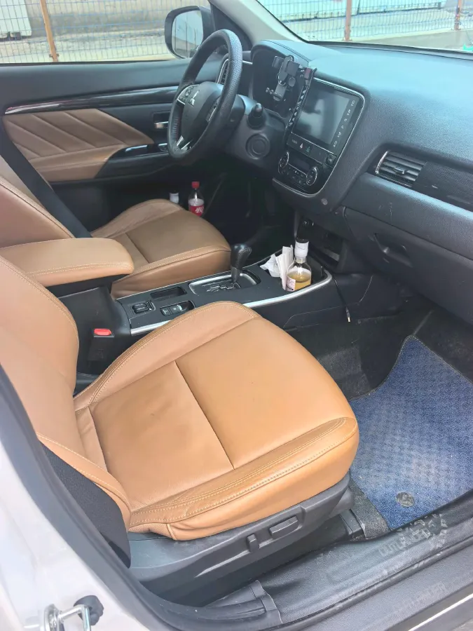 2019 Mitsubishi Outlander 2.0L 166HP L4 CVT,autocango,china used car exporter,china ev exporter,chinese used car exporter,chinese used ev exporter